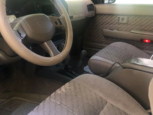 Used 1995 Toyota 4Runner SR5 AWD/4WD image 2