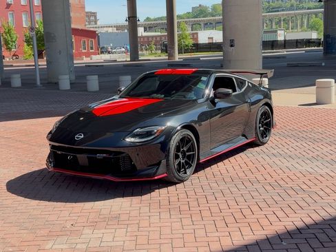Used 2024 Nissan Z NISMO w/ Floor Mat Package RWD image 1