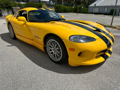 Used 2002 Dodge Viper GTS image 17