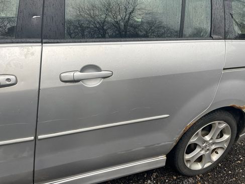 Used 2009 MAZDA MAZDA5 Touring image 8