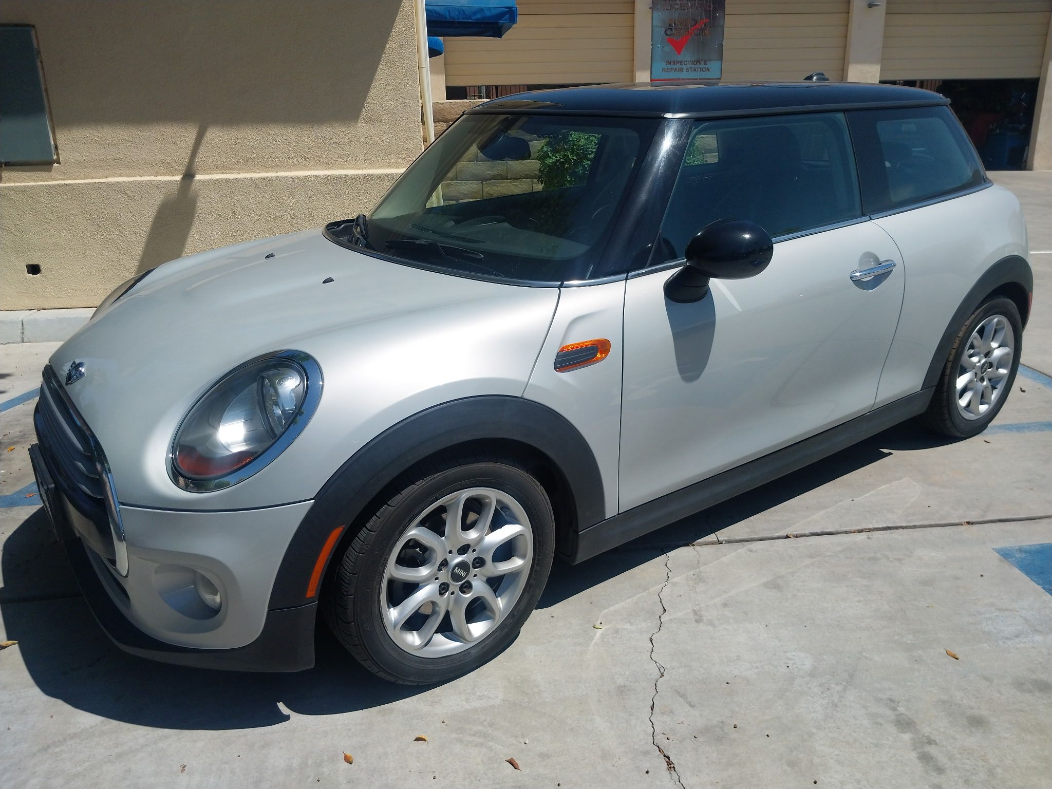 Used 2014 MINI Cooper 2-Door Hardtop FWD image 4