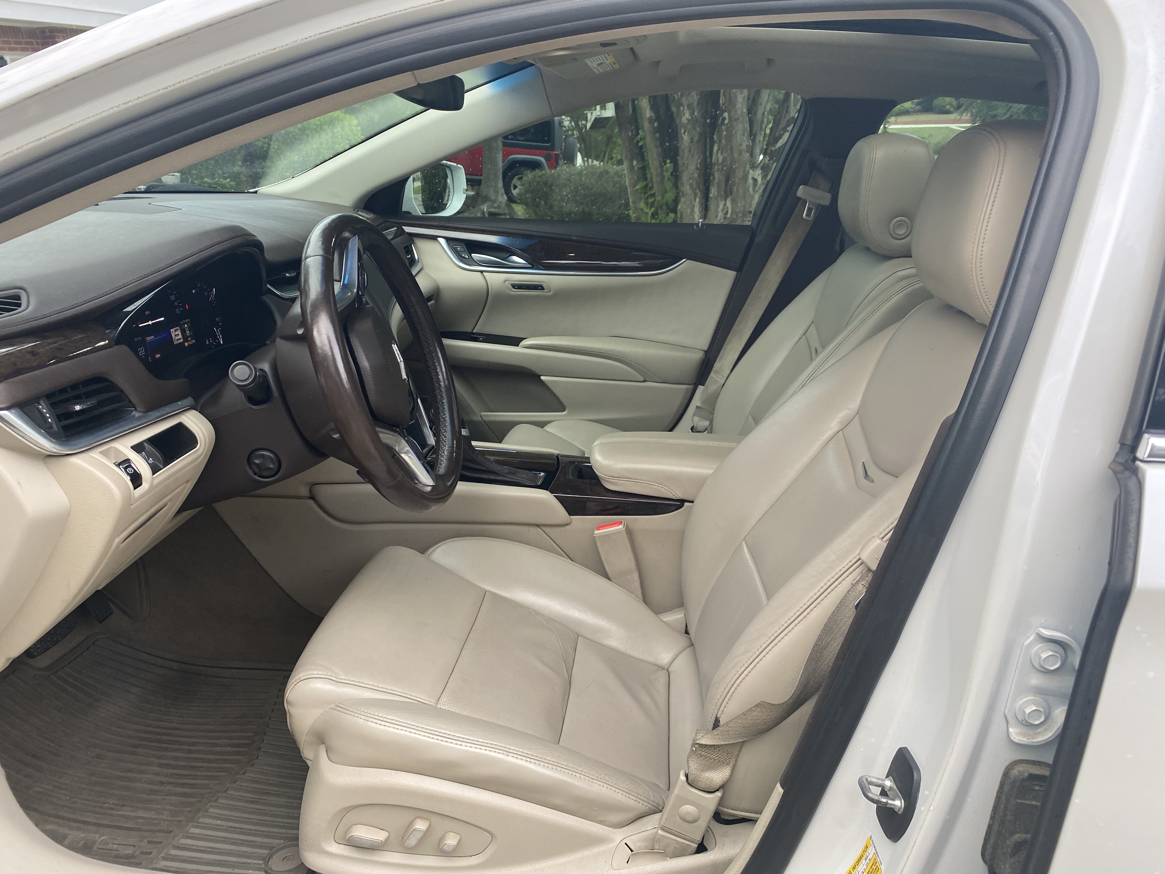 Used 2016 Cadillac XTS Luxury w/ Driver Awareness Package FWD image 6