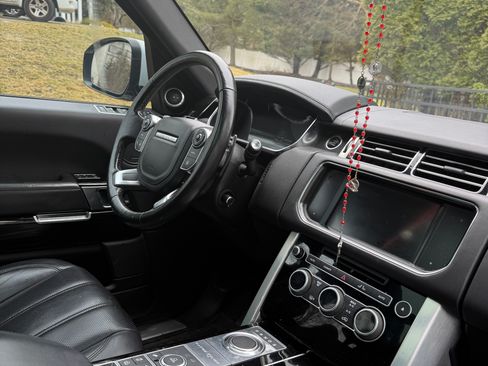 Used 2016 Land Rover Range Rover HSE image 9