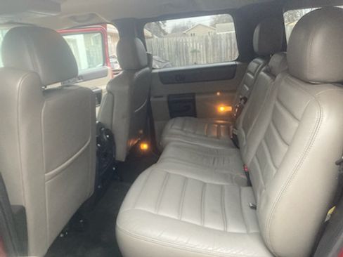 Used 2005 HUMMER H2 image 6