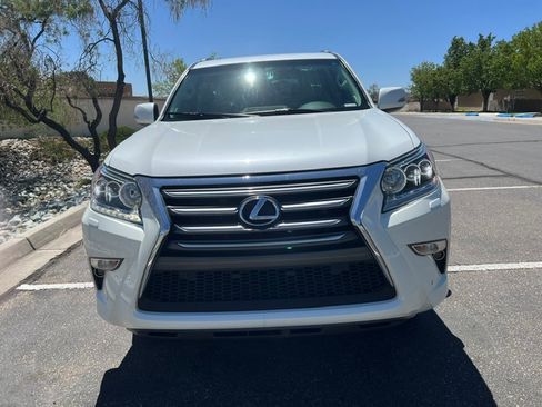 Used 2019 Lexus GX 460 Premium w/ Premium Package AWD/4WD image 2