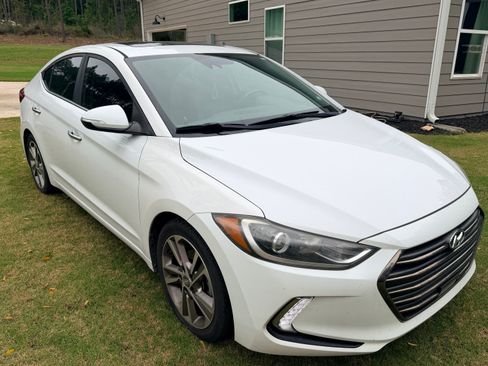 Used 2017 Hyundai Elantra Limited w/ Limited Ultimate Package 05 FWD image 8