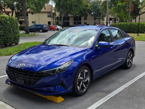 Used 2023 Hyundai Elantra SEL w/ Convenience Package image 6