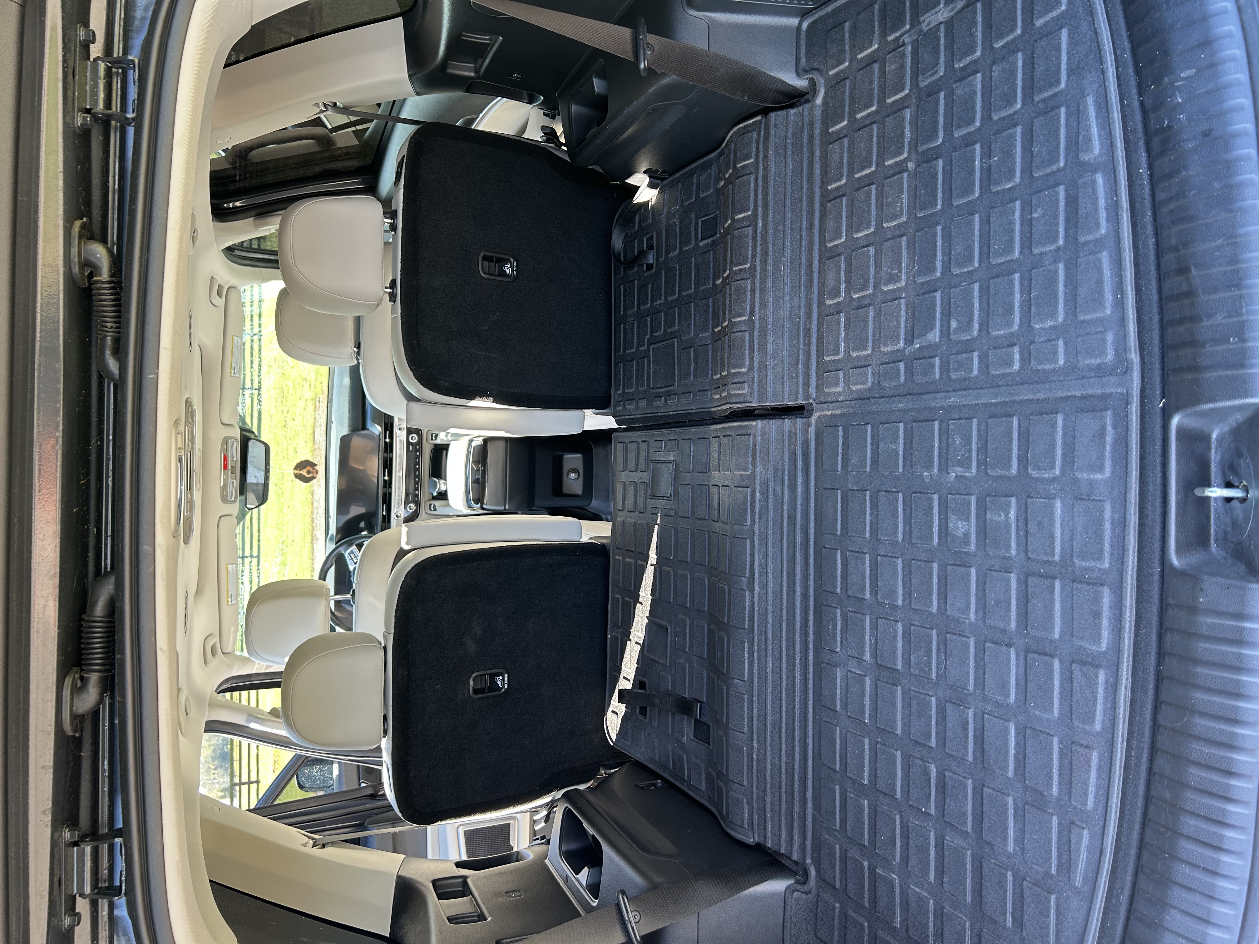 Used 2025 Kia Telluride S FWD image 18