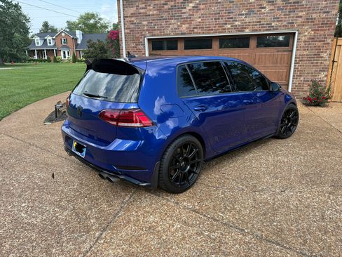 Used 2018 Volkswagen Golf 4-Door AWD/4WD image 2
