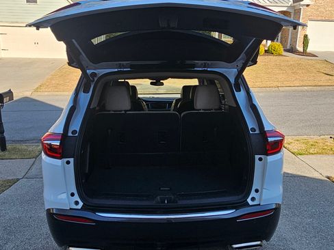 Used 2019 Buick Enclave Essence image 24