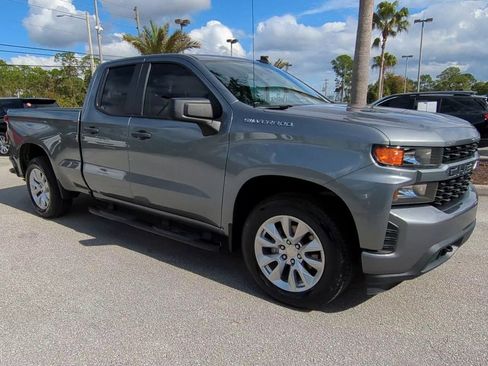 Used 2020 Chevrolet Silverado 1500 Custom w/ Infotainment Package image 2