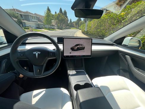 Used 2023 Tesla Model Y Long Range AWD/4WD image 13