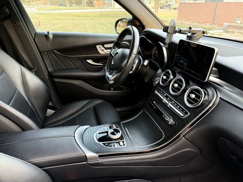 Used 2018 Mercedes-Benz GLC 300 w/ AMG Line image 21