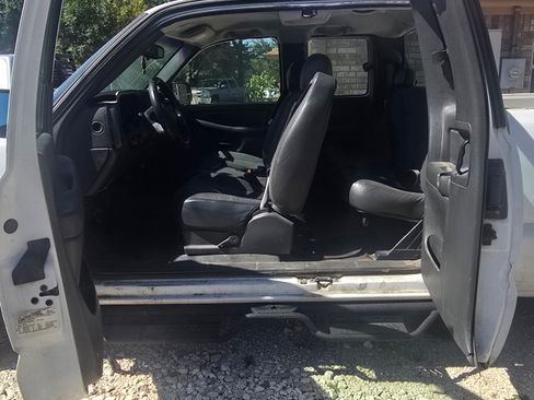 Used 2003 GMC Sierra 1500 2WD Extended Cab image 8