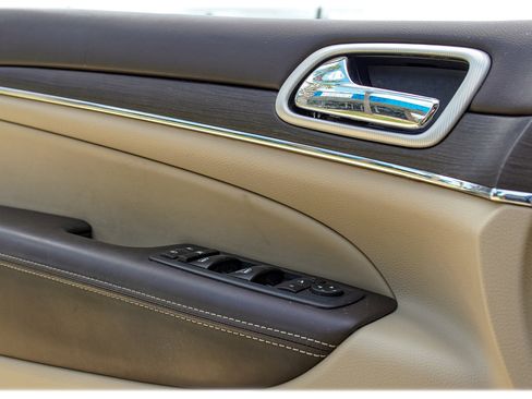 Used 2020 Jeep Grand Cherokee Summit w/ Platinum Series Group image 13