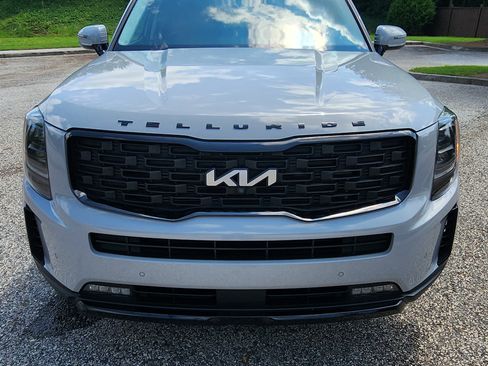 Used 2022 Kia Telluride SX w/ SX Prestige Package image 4