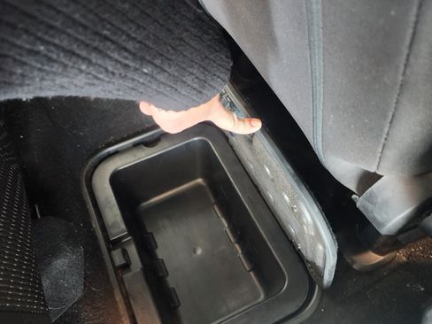 Used 2014 Dodge Journey SXT image 19