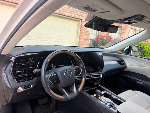 Used 2023 Lexus RX 350 FWD w/ Cold Area Package image 10