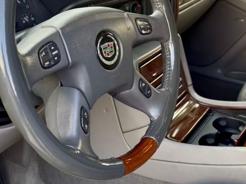 Used 2004 Cadillac Escalade 2WD image 11