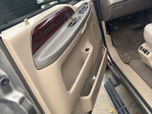 Used 2004 Ford Excursion Limited image 5