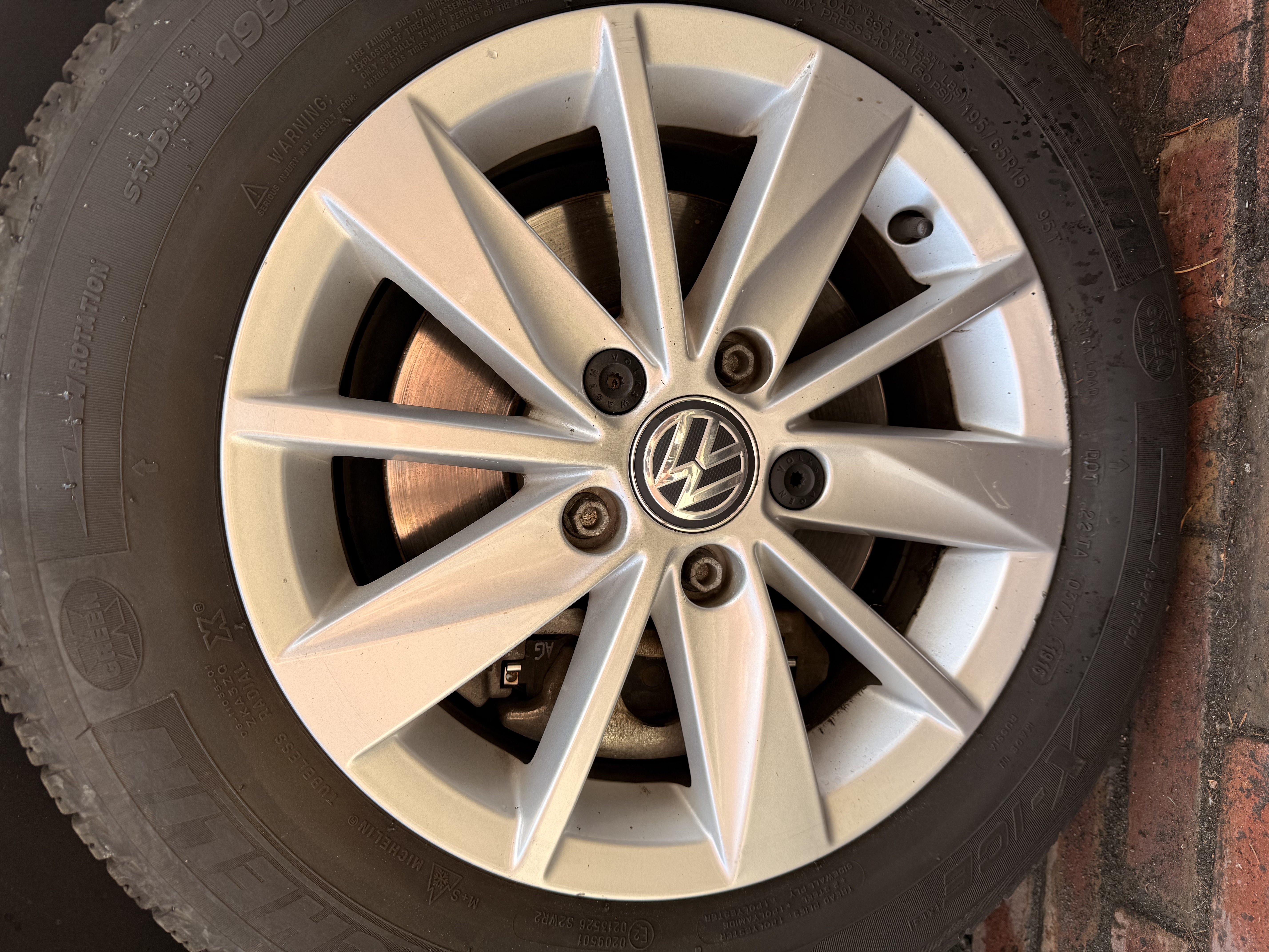 Used 2016 Volkswagen Golf S FWD image 23