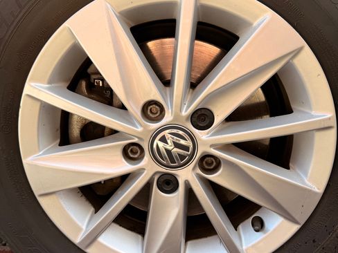 Used 2016 Volkswagen Golf S FWD image 23