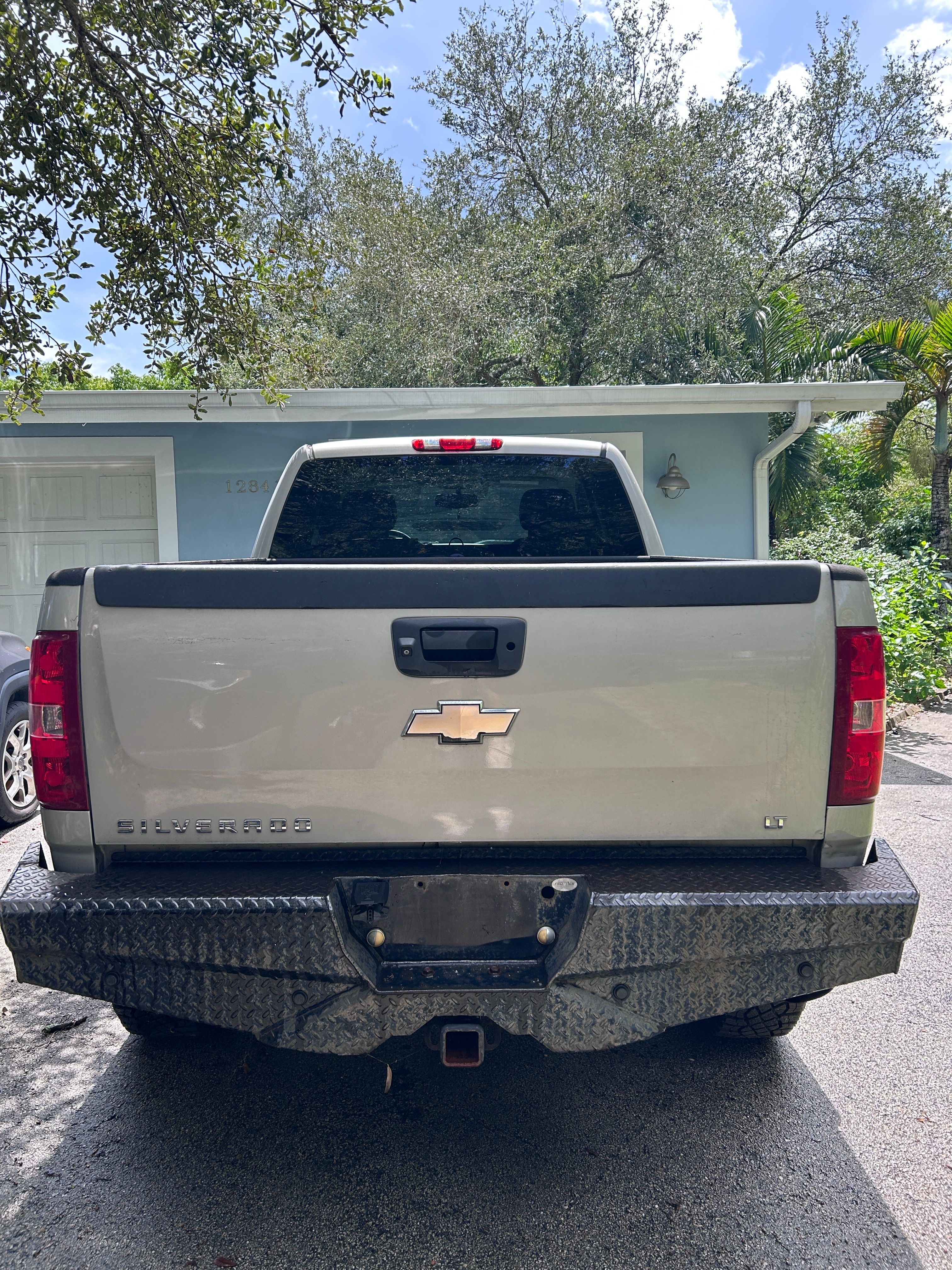 Used 2009 Chevrolet Silverado 2500 LT w/ Exterior Plus Package AWD/4WD image 16