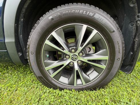 Used 2016 Toyota Highlander XLE AWD/4WD image 22