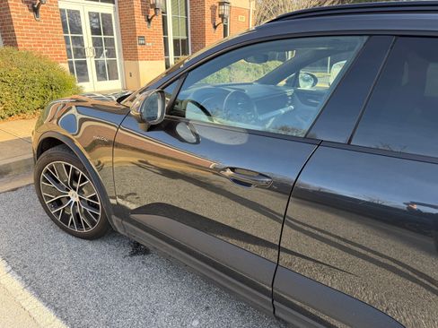 Used 2024 Porsche Macan 4 Electric image 10