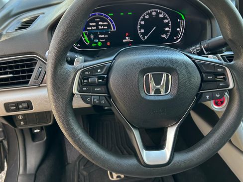 Used 2018 Honda Accord Hybrid image 13