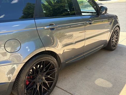 Used 2016 Land Rover Range Rover Sport Supercharged AWD/4WD image 2