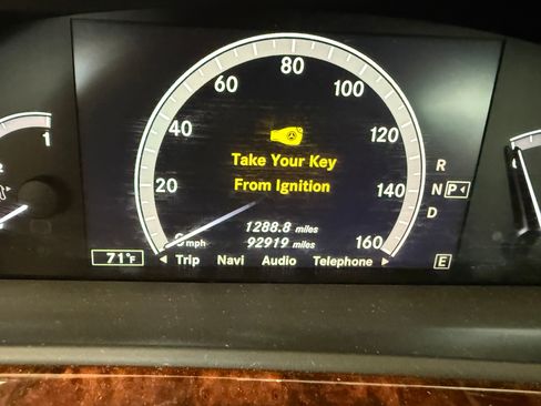 Used 2011 Mercedes-Benz S 550 4MATIC image 10