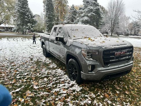 Used 2020 GMC Sierra 1500 Elevation w/ Elevation Value Package image 9