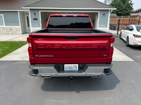 Used 2023 Chevrolet Silverado 1500 LT w/ Z71 Off-Road Package AWD/4WD image 8