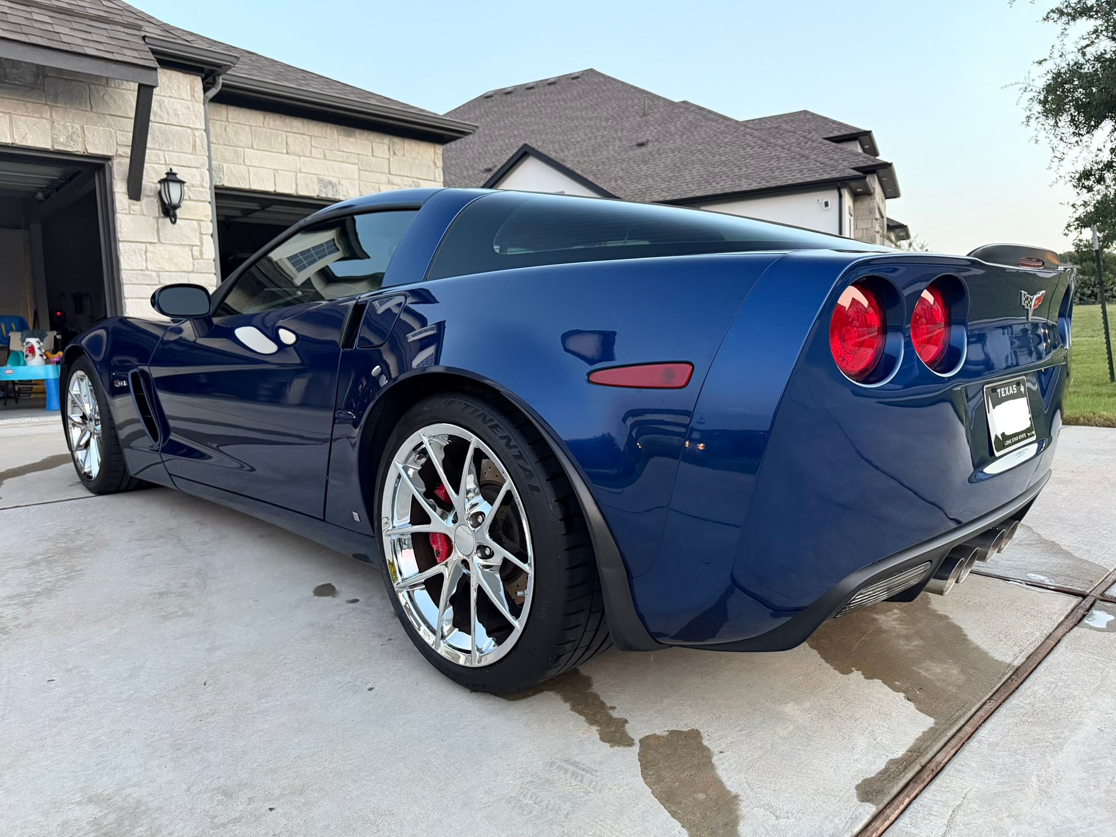 Used 2007 Chevrolet Corvette Z06 RWD image 2