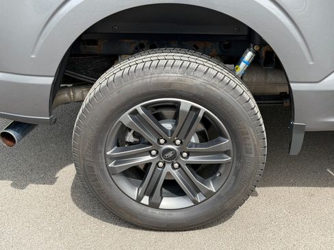 Used 2021 Ford F150 Lariat w/ Equipment Group 502A High AWD/4WD image 11