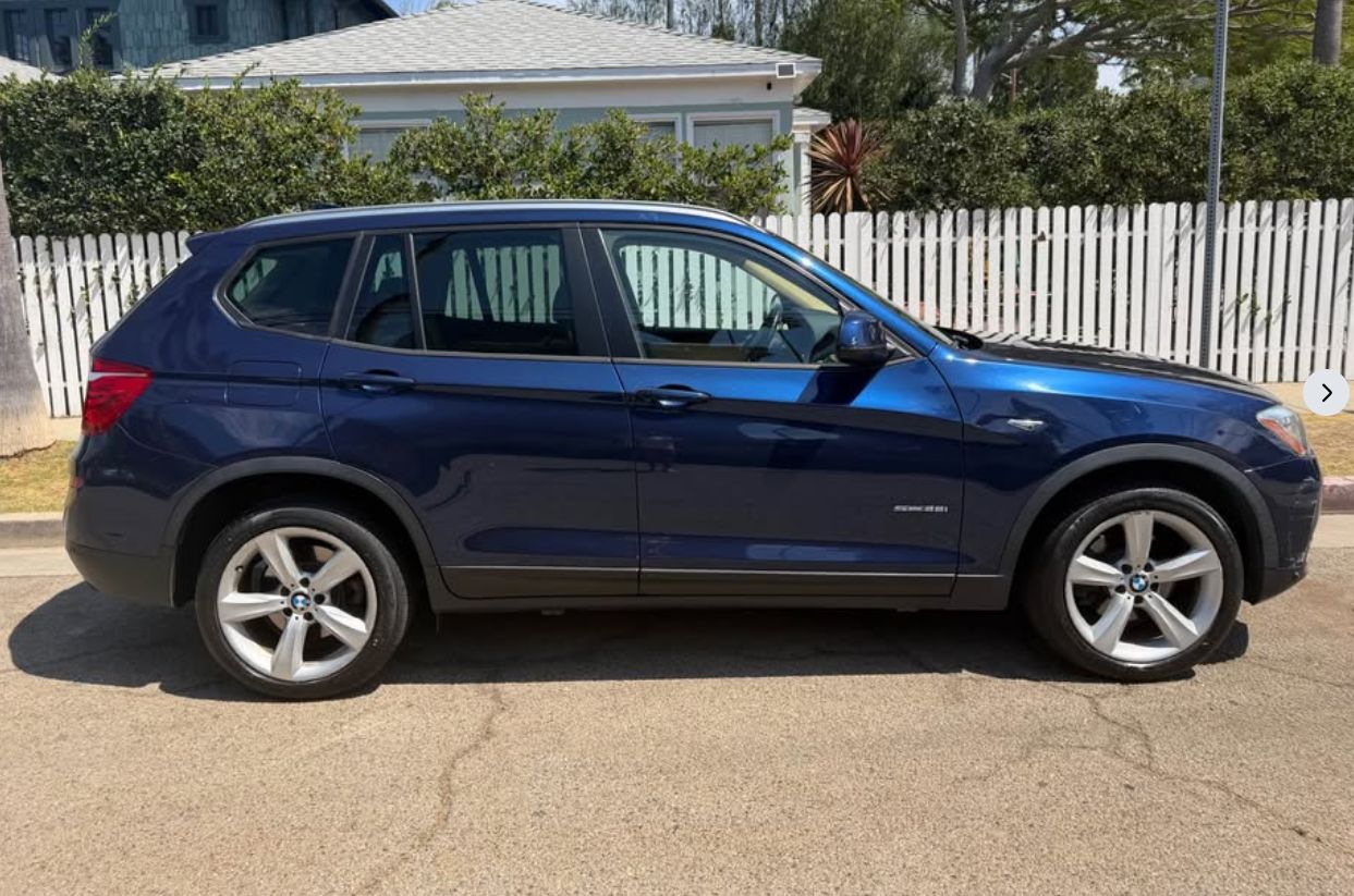 Used 2017 BMW X3 sDrive28i RWD image 2