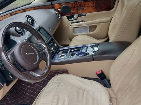 Used 2013 Jaguar XJ AWD image 2