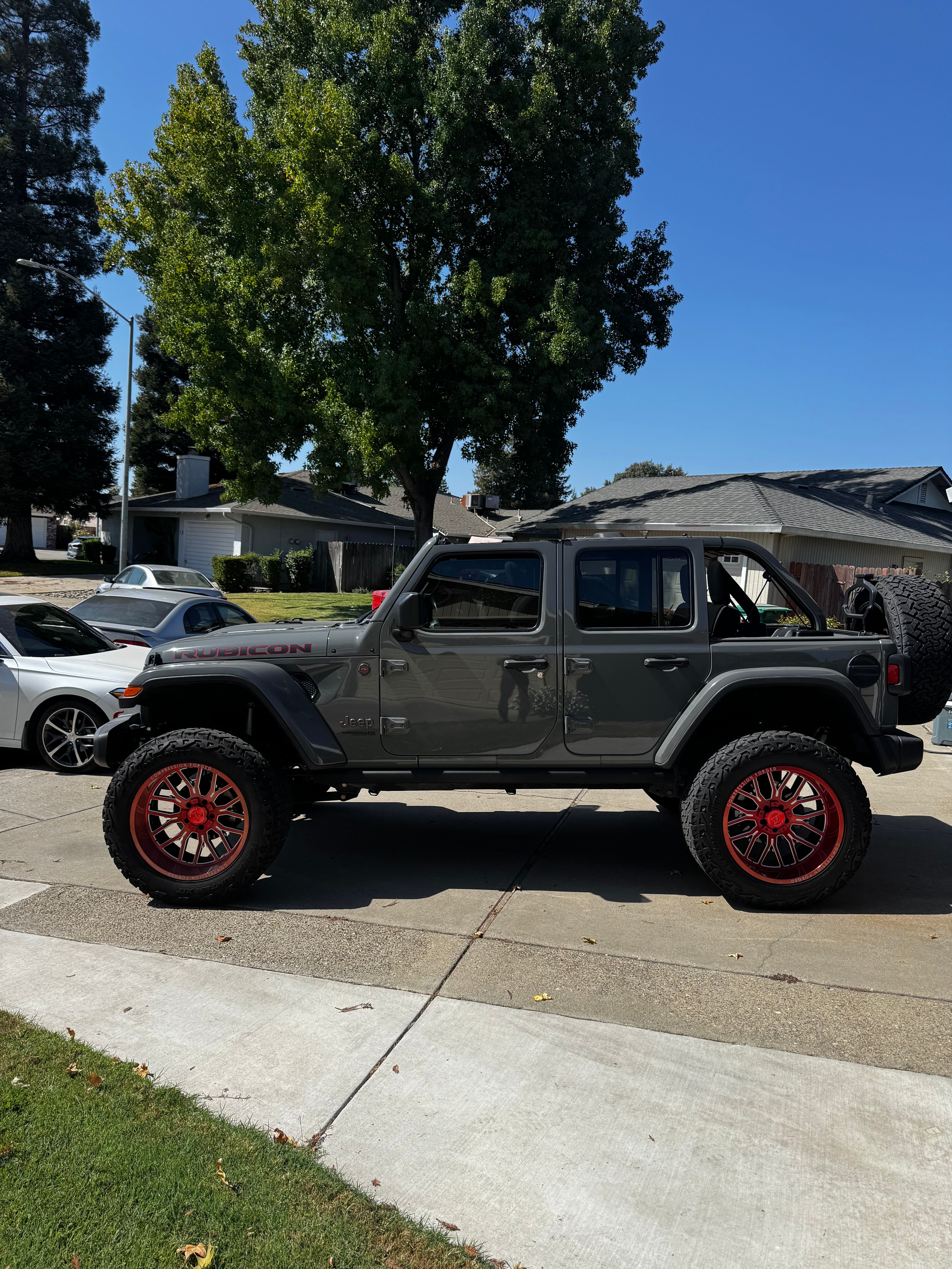Used 2021 Jeep Wrangler Unlimited Rubicon AWD/4WD image 2
