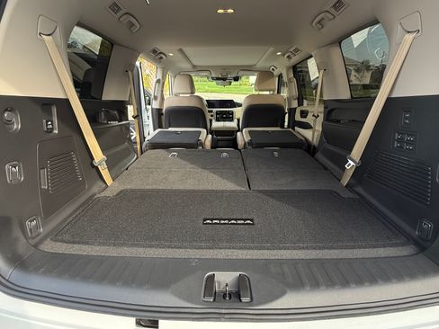 Used 2025 Nissan Armada Platinum Reserve RWD image 4