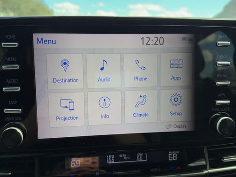 Used 2022 Toyota Sienna Platinum image 12