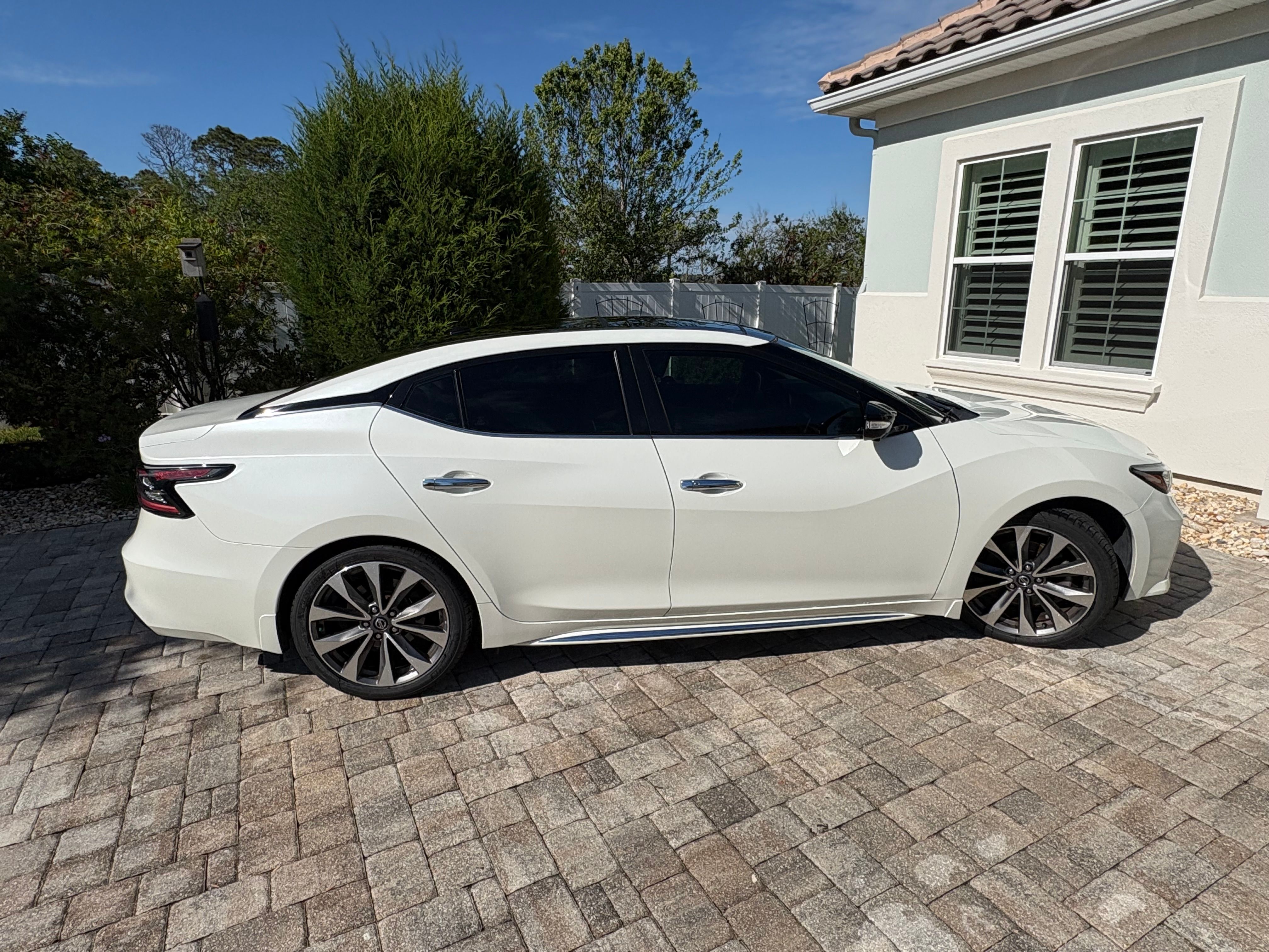 Used 2019 Nissan Maxima Platinum w/ Illumination Package FWD image 2