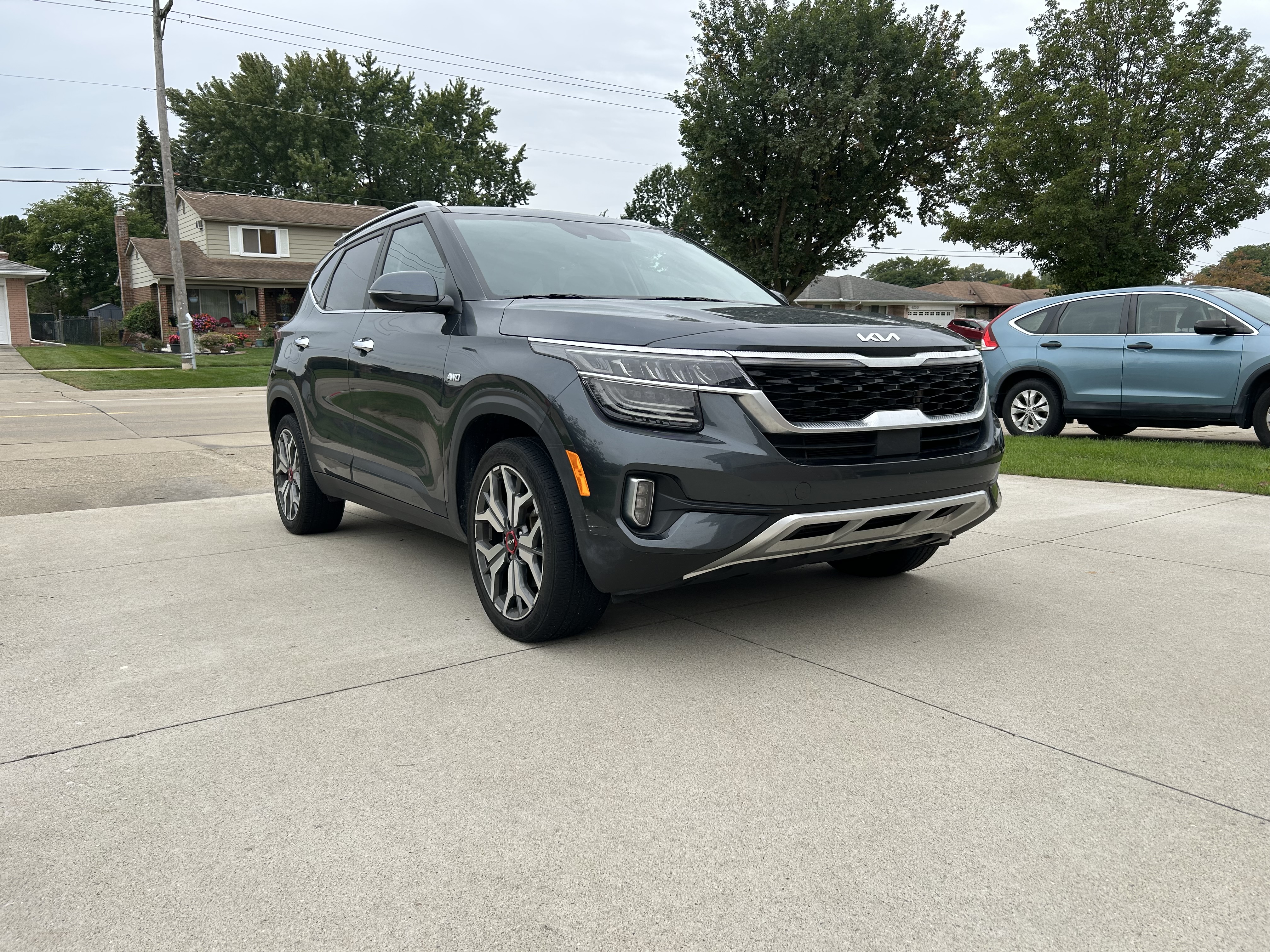 Used 2023 Kia Seltos SX w/ SX Sunroof Package AWD/4WD image 4