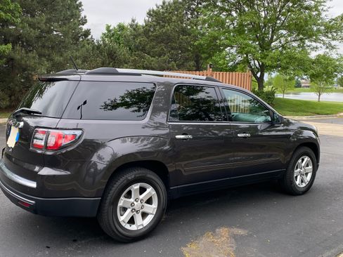 Used 2016 GMC Acadia SLE FWD image 6