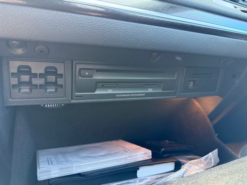 Used 2016 Volkswagen Golf R 4-Door AWD/4WD image 22