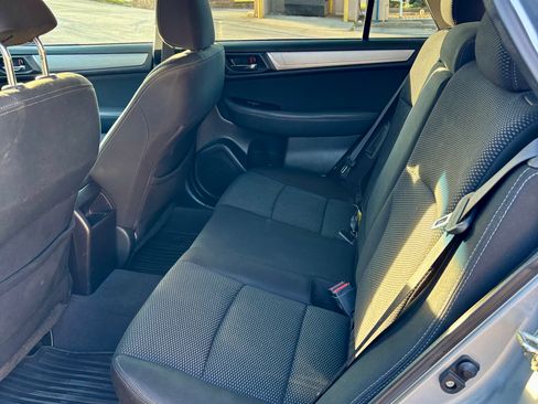 Used 2017 Subaru Outback 2.5i Premium image 22