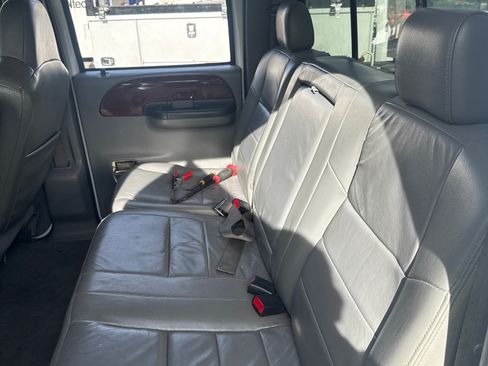 Used 2004 Ford F250 Lariat image 17