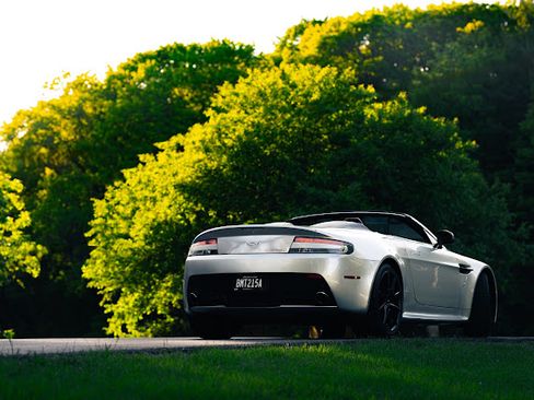 Used 2011 Aston Martin V8 Vantage S image 5