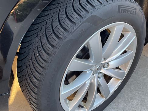 Used 2016 Volvo XC90 T6 Momentum w/ Momentum Plus Package image 12