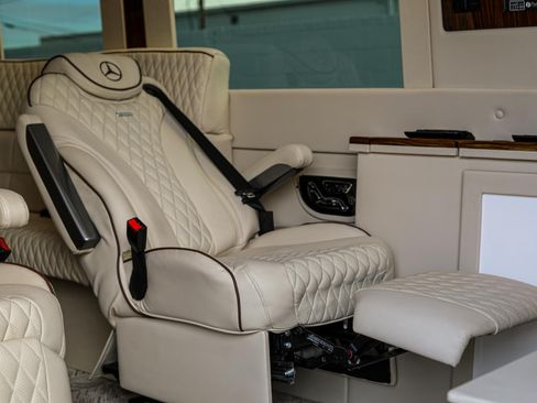 Used 2023 Mercedes-Benz Sprinter 3500 image 19